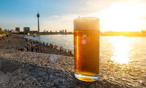 CityGames Düsseldorf: Biergrüßung auf der Junggesellenabschied Tour